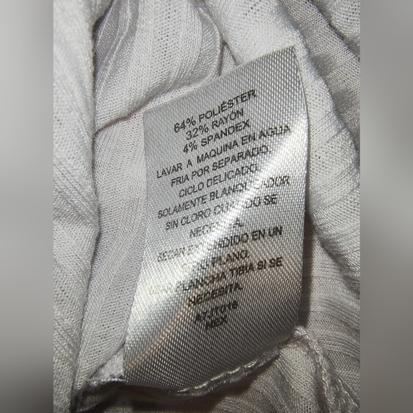 Short Sleeved White Shirt - Picture 4 of 6